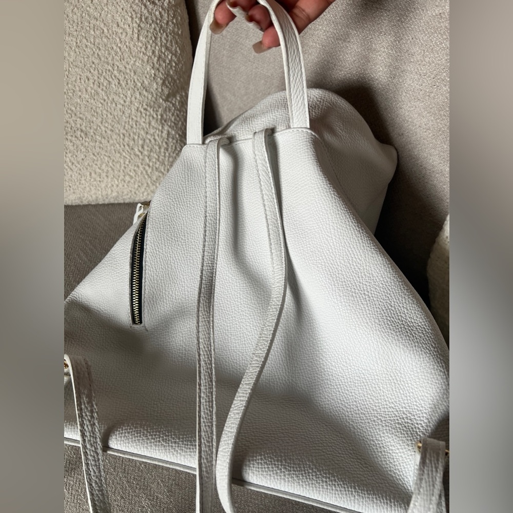 Italian leather backpack brand new !!!!